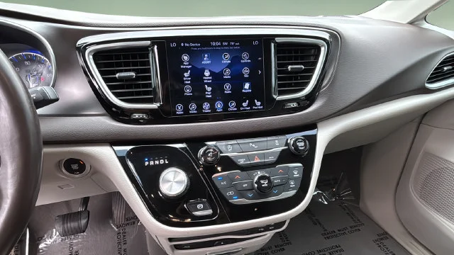 Used 2017 Gray Chrysler Touring-L Plus image 25