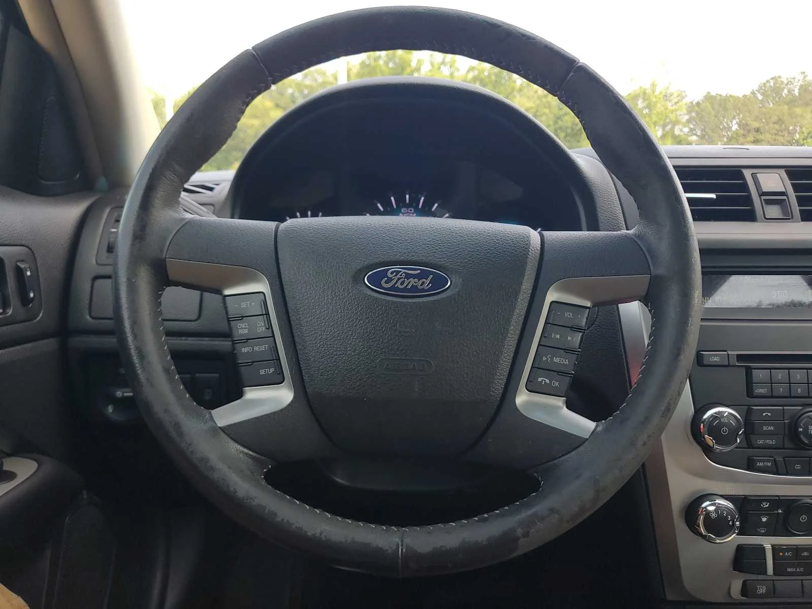 Used 2012 Tuxedo Black Metallic Ford SE image 18