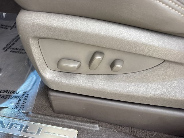 Used 2019 Gray GMC Denali image 12