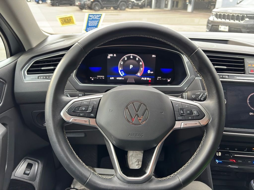 Used 2022 Gray Volkswagen 2.0T SE image 26