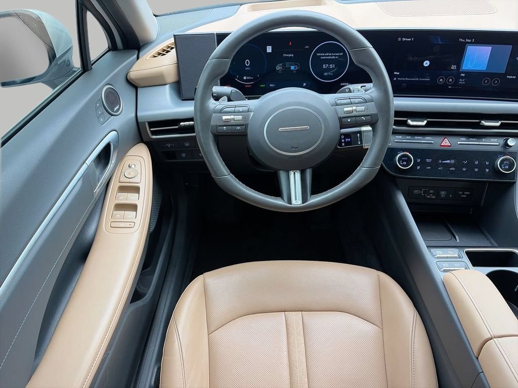 Used 2025 White Hyundai Limited image 10