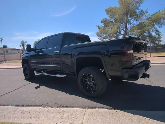 Used 2016 Black GMC Denali image 5