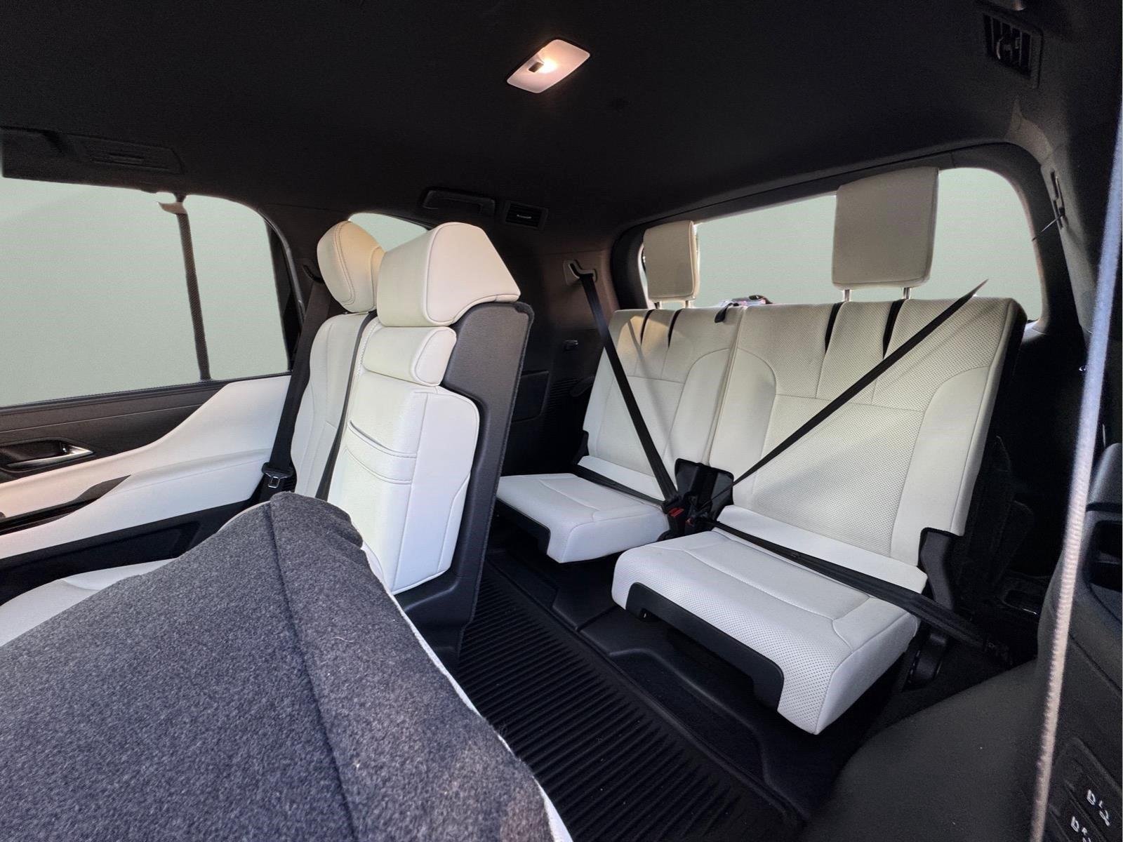 Used 2023 Eminent White Pearl Lexus LX 600 Luxury image 16