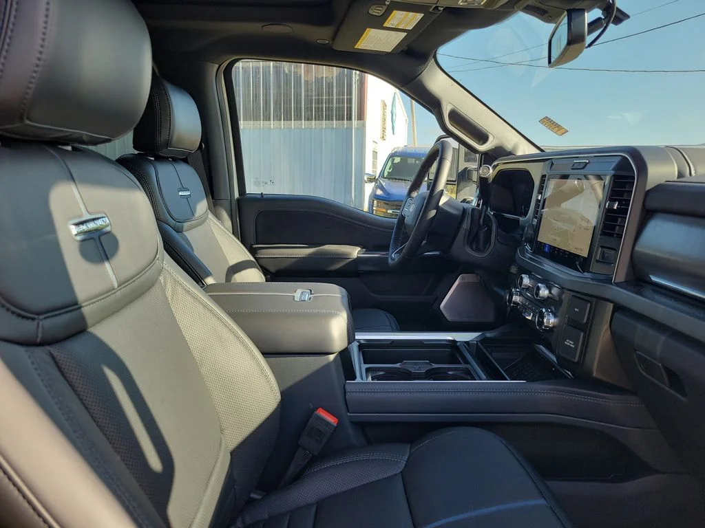 New 2026 Star White Metallic Tri-Coat Ford F-350® Platinum® image 32