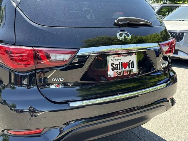 Used 2019 Black INFINITI LUXE image 11