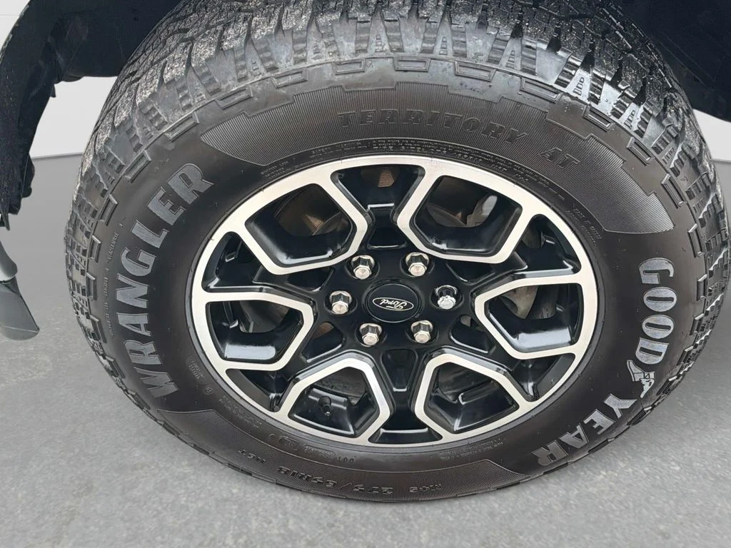 Used 2023 Silver Ford XLT image 12