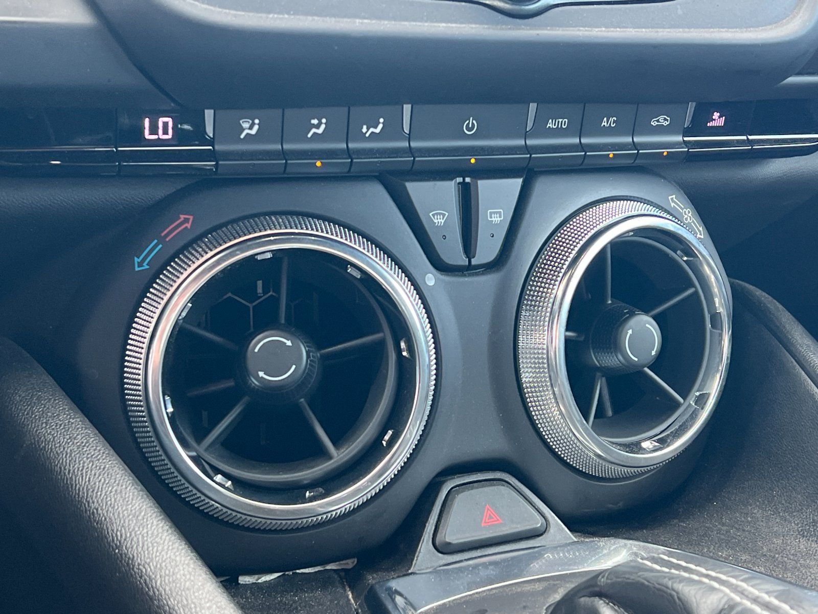Used 2018 SUMMIT WHITE Chevrolet 1LT image 19