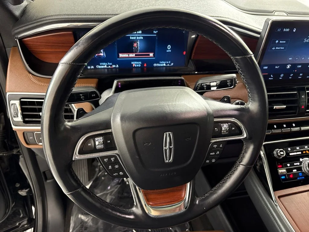 Used 2023 Black Lincoln Reserve image 32
