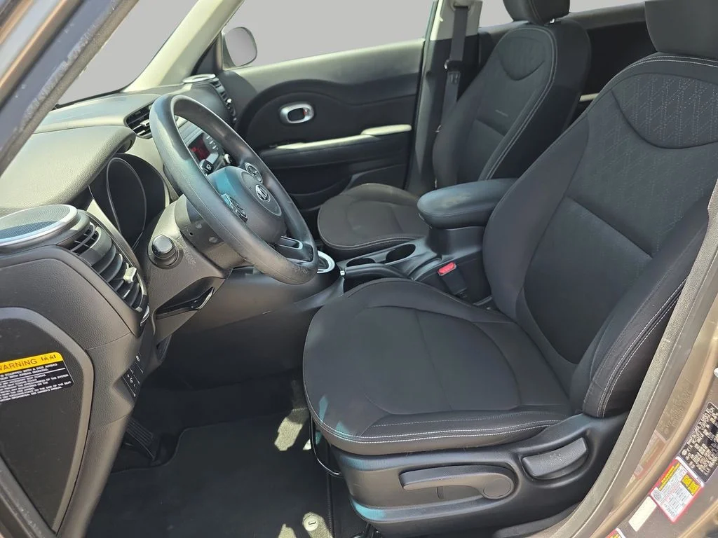 Used 2016 Titanium Gray Kia Base image 11
