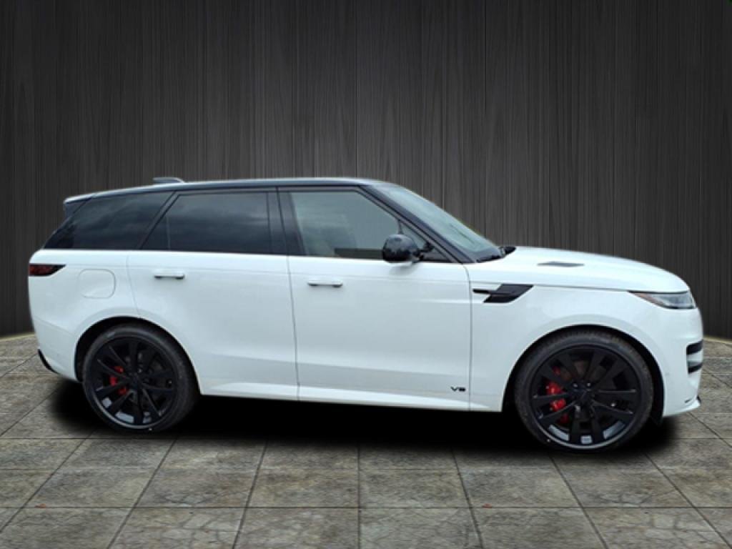 New 2026 Fuji White LAND ROVER Dynamic SE image 2