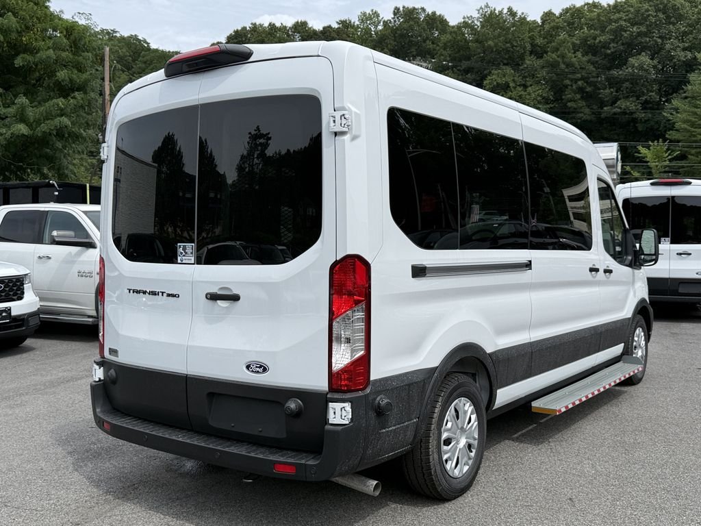 New 2026 Oxford White Ford Passenger Van XL image 4