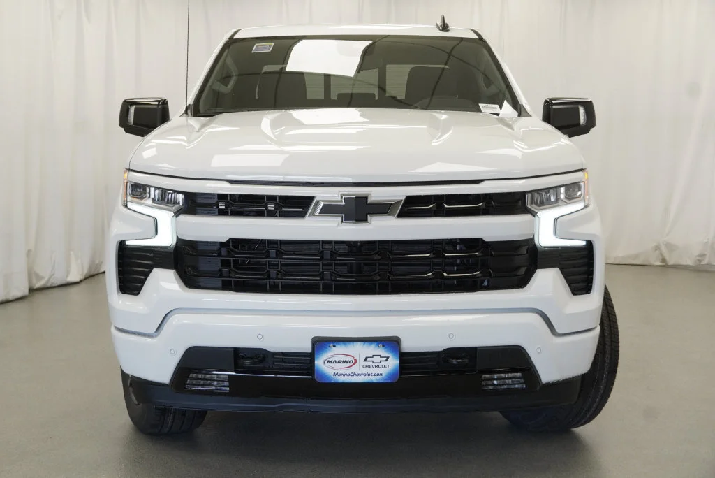 New 2026 Summit White Chevrolet RST image 11