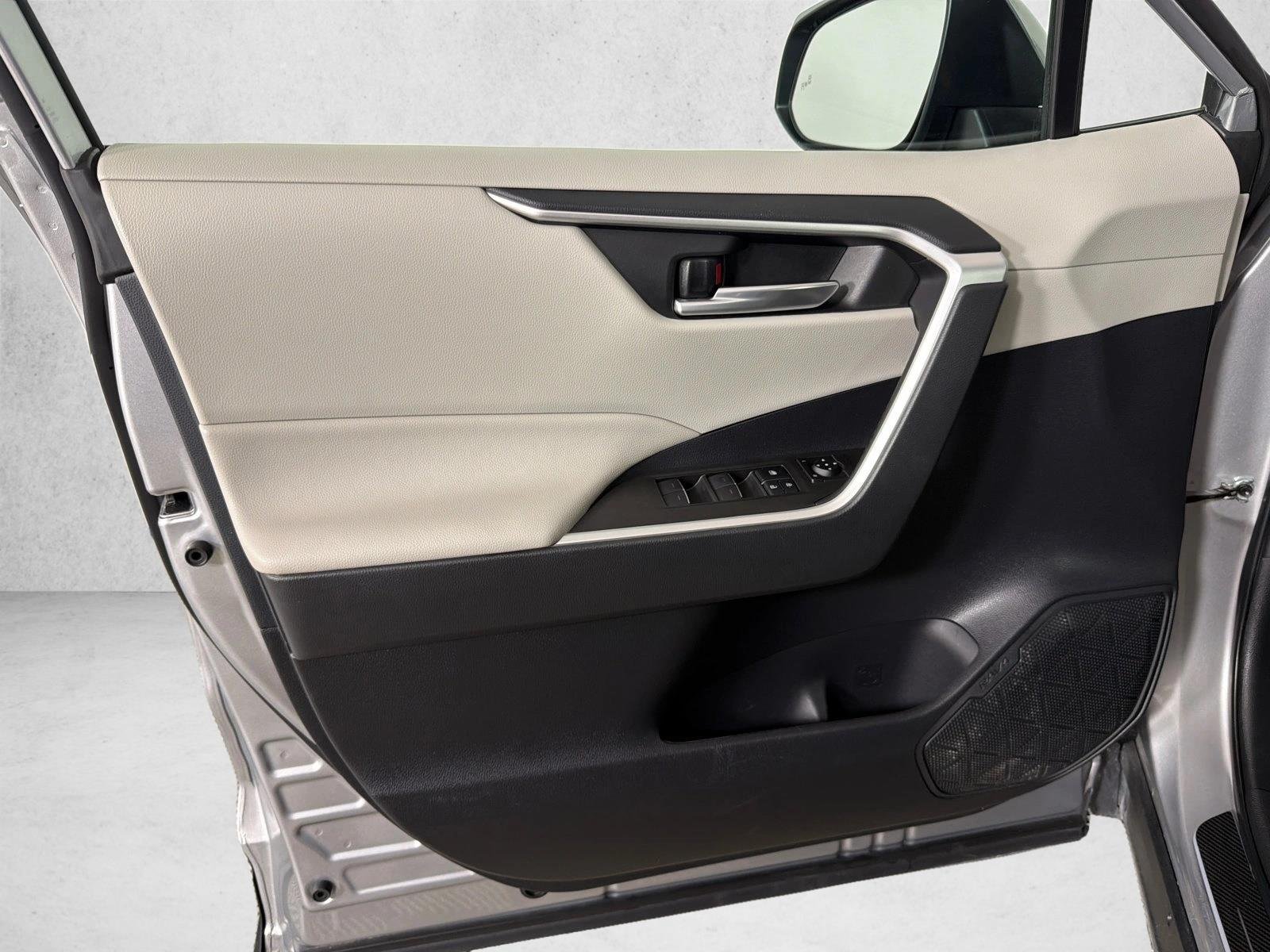 Used 2023 Silver Sky Metallic Toyota Hybrid XLE image 11