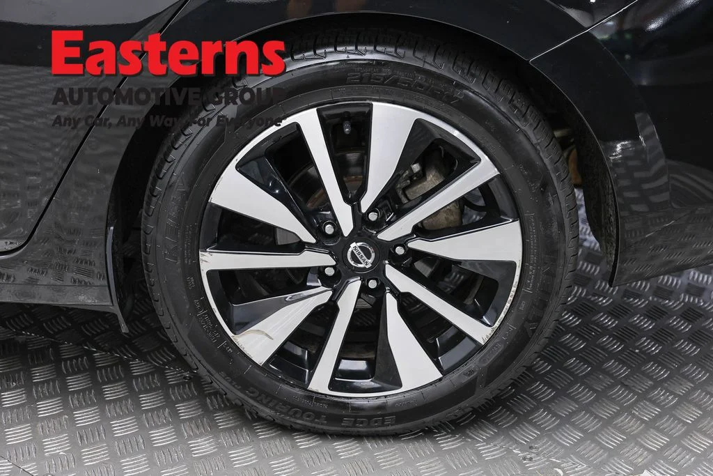 Used 2023 Black Nissan SV image 8