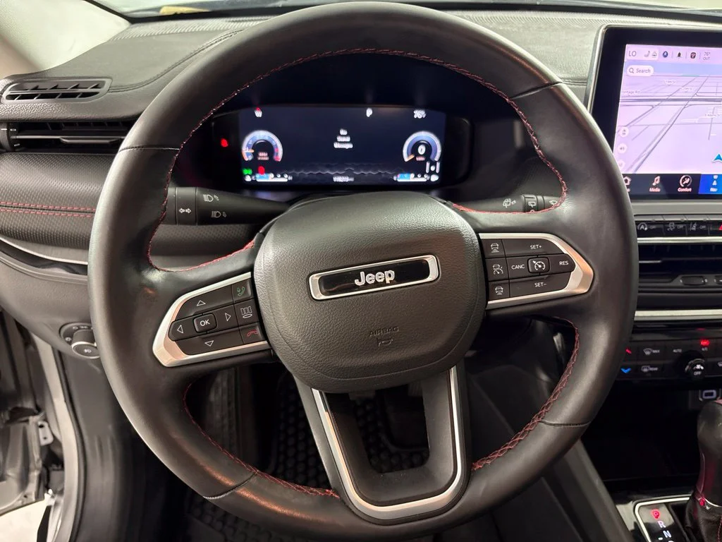 Used 2022 Silver Jeep Trailhawk image 28