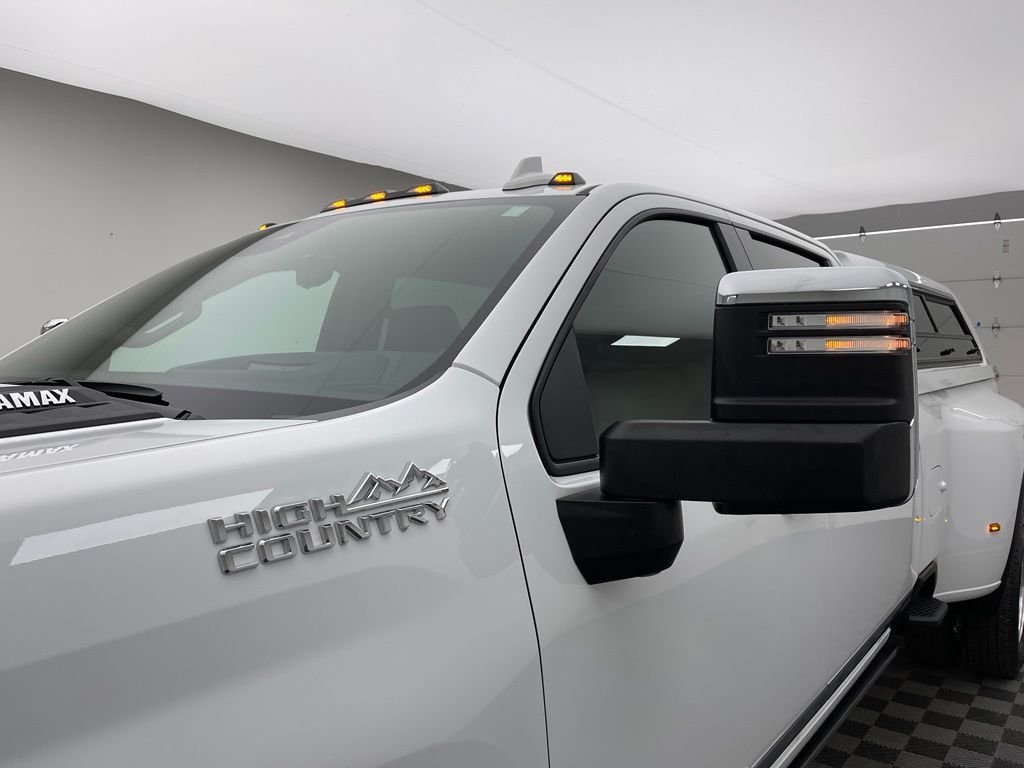 Used 2026 Summit White Chevrolet High Country image 16