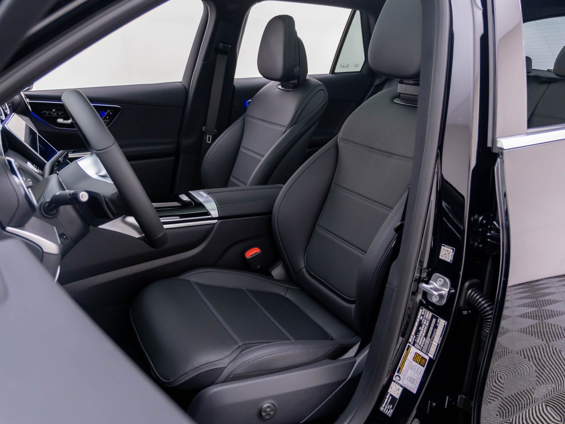 Used 2026 Black Mercedes-Benz GLC 300 image 18