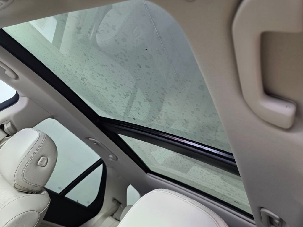 New 2026 Polar White Mercedes-Benz GLE 350 image 10