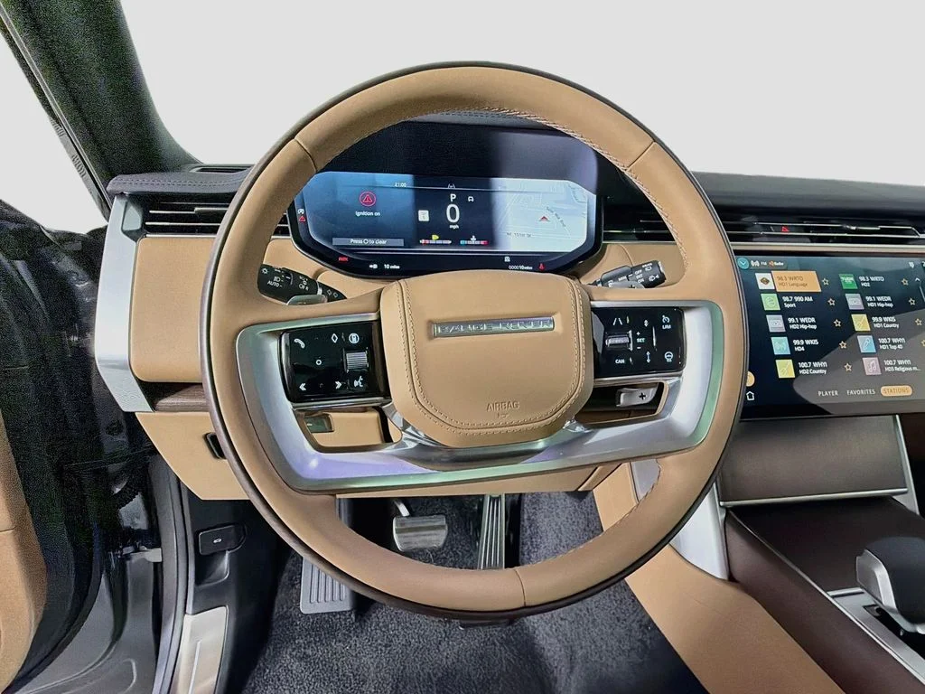 New 2026 Eiger Grey Land Rover SE image 11