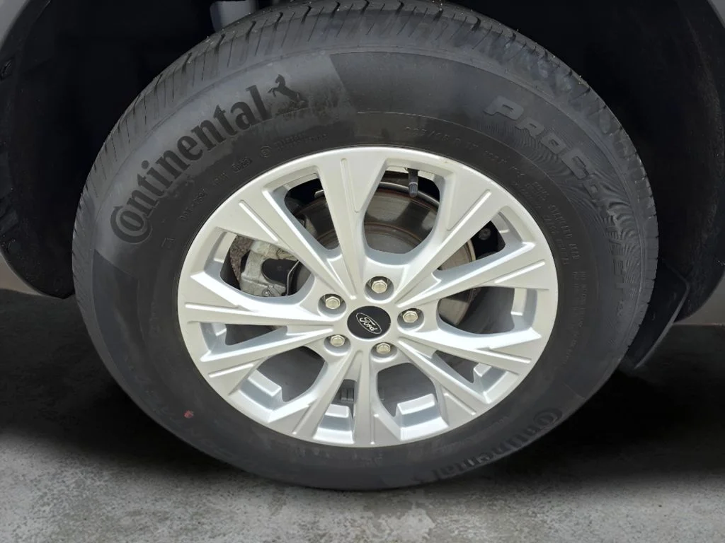 Used 2024 Oxford White Ford Active image 30