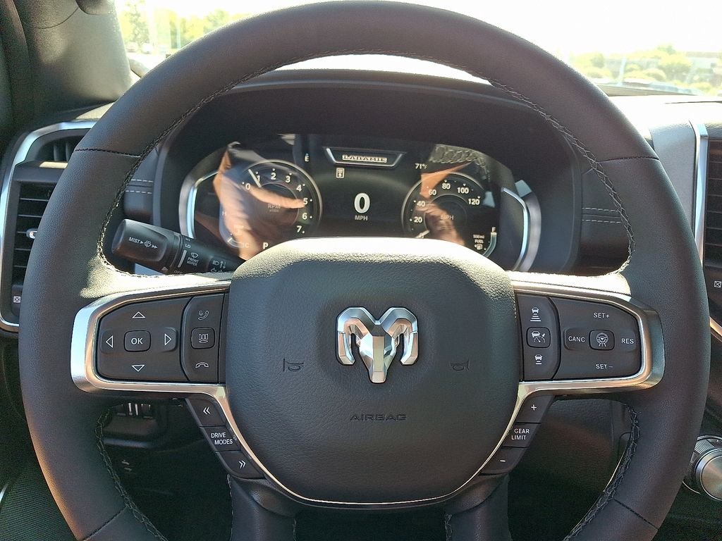 New 2026 Diamond Black Crystal Pearl-Coat Exterior Paint RAM Laramie image 16