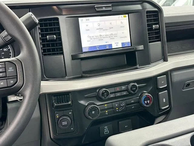 New 2026 Oxford White Ford F-550® XL image 17