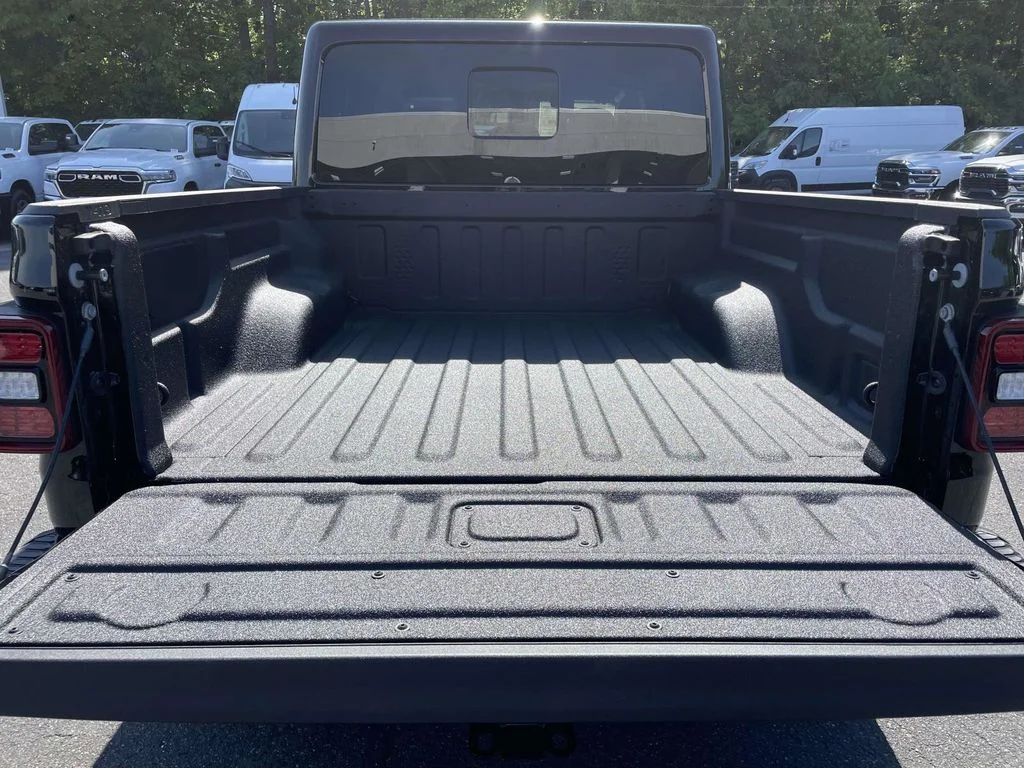 New 2026 Black Clear-Coat Exterior Paint Jeep Rubicon image 41