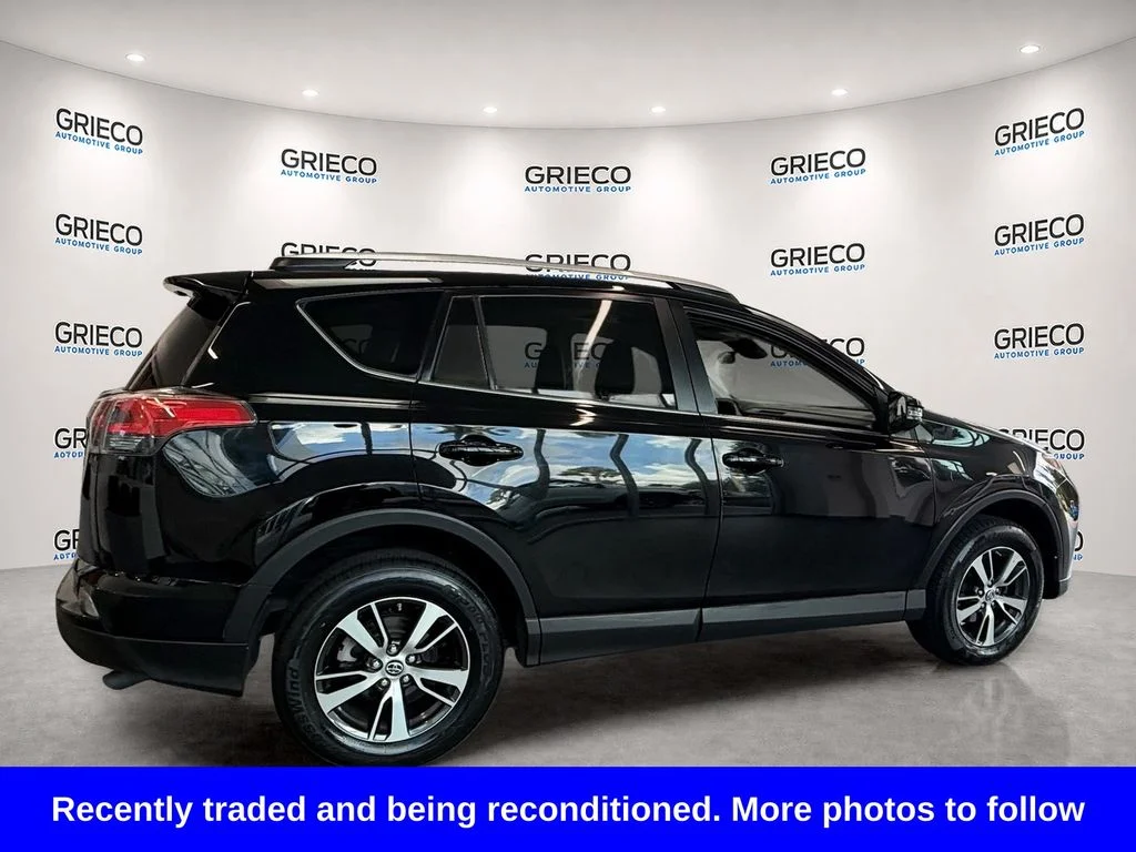 Used 2018 Black Toyota XLE image 6