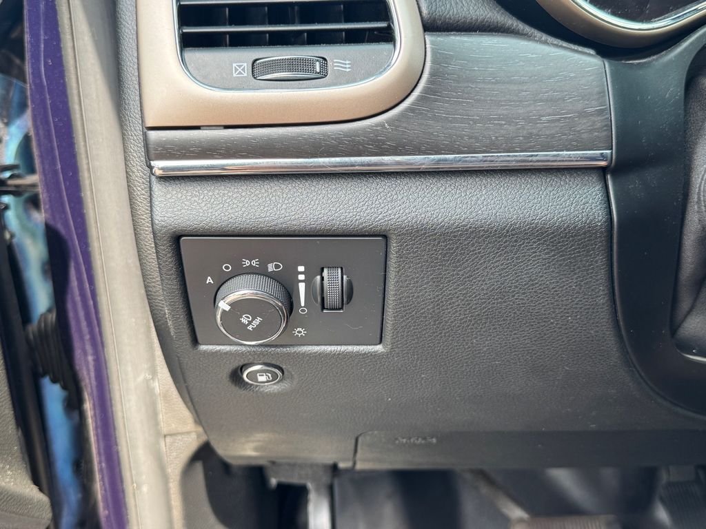 Used 2015 Blue Jeep Limited image 22