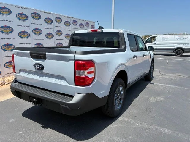 New 2026 Space White Metallic Ford XLT image 4