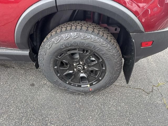 New 2026 Ruby Red Metallic Tinted Clearcoat Ford Outer Banks® image 5