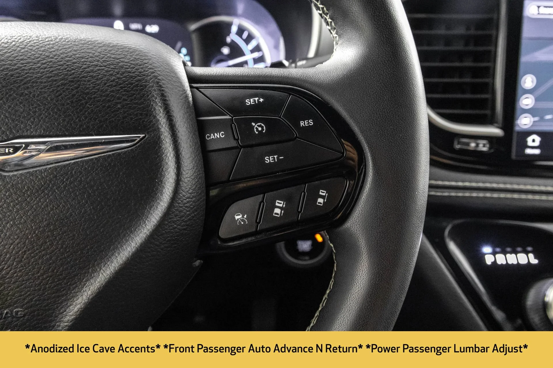 Used 2022 Black Chrysler Touring L image 31