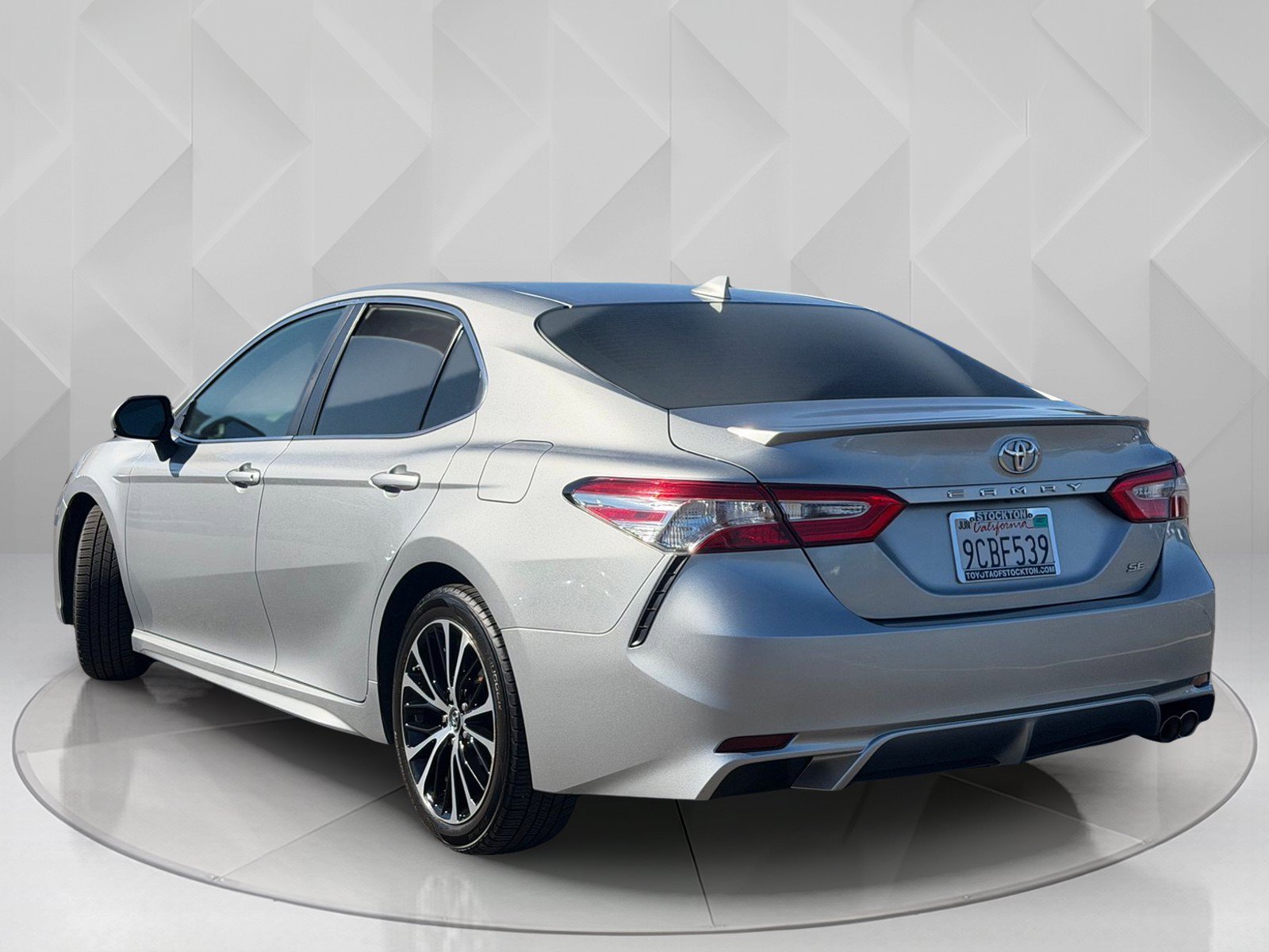 Used 2020 Celestial Silver Metallic Toyota SE image 3