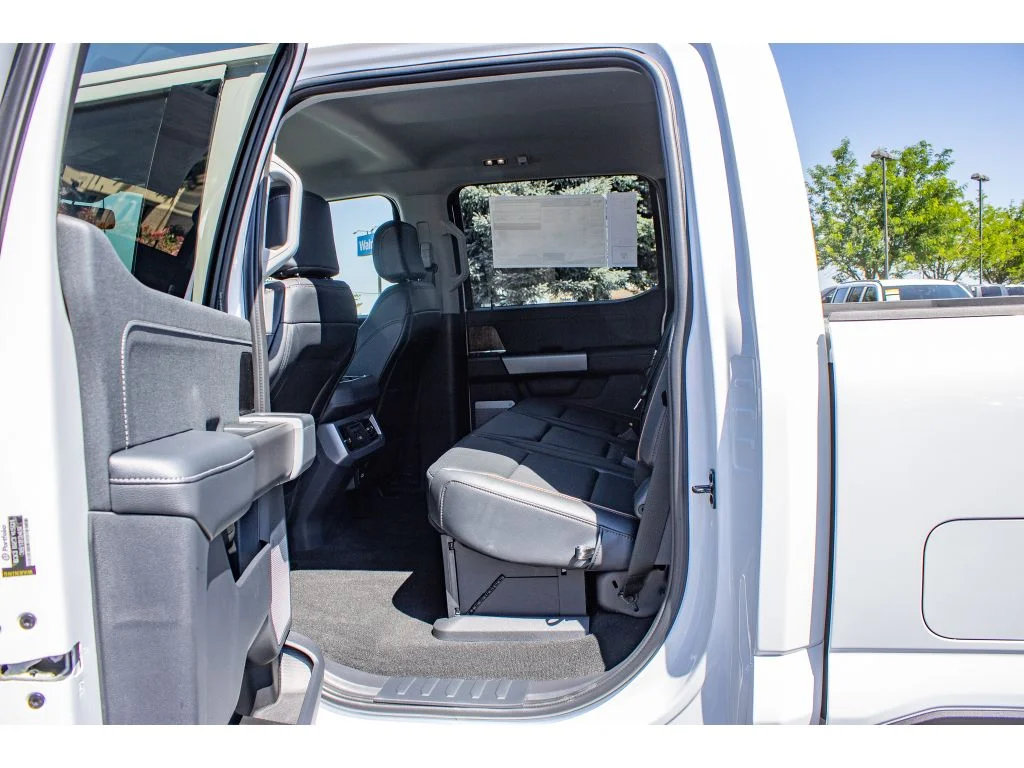 New 2026 Oxford White Ford LARIAT image 19