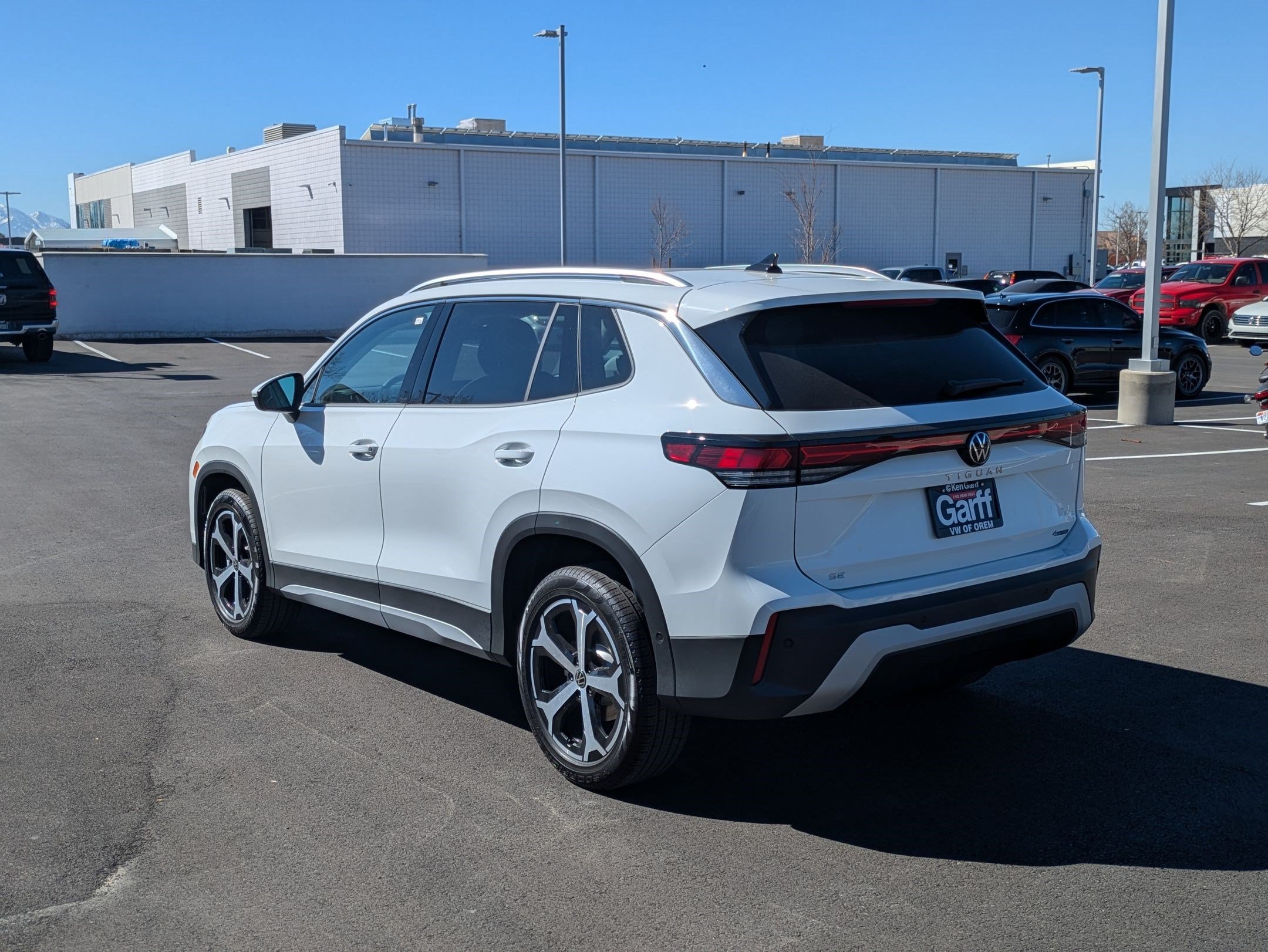 New 2026 Pure White Volkswagen SE image 5