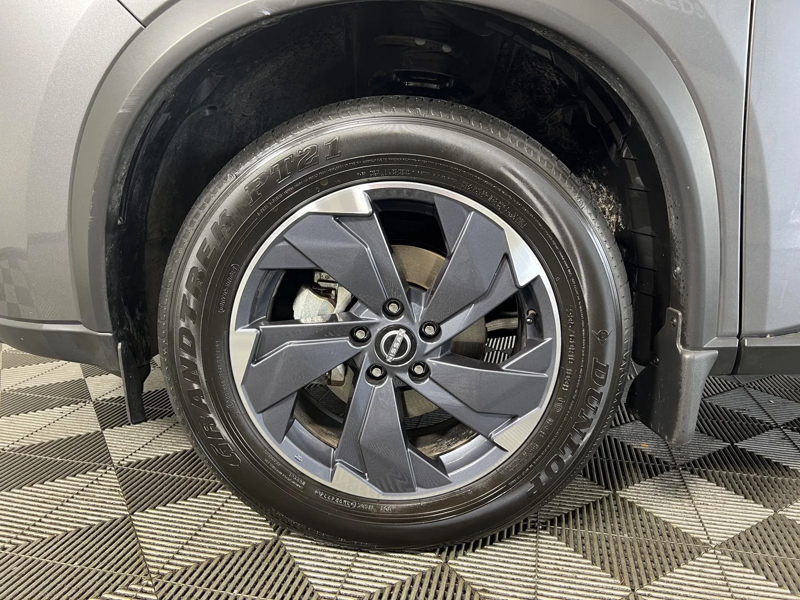 Used 2025 Gy Nissan SV image 29