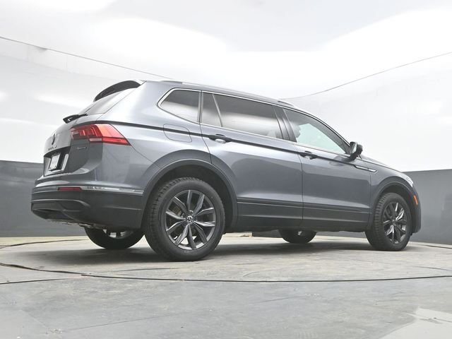 Used 2022 Gray Volkswagen 2.0T SE image 32