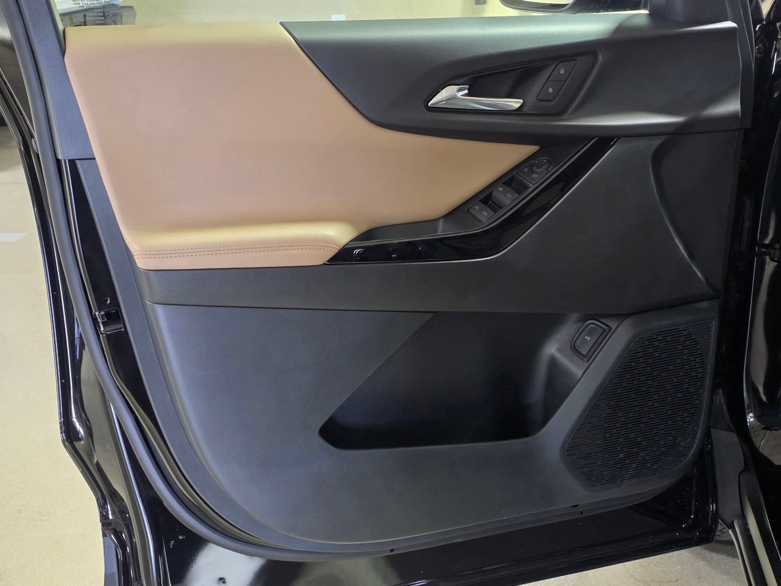 New 2027 Mosaic Black Metallic Chevrolet ACTIV image 20