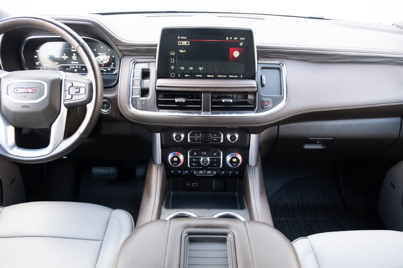 Used 2024 White Frost Tricoat GMC SLT image 21