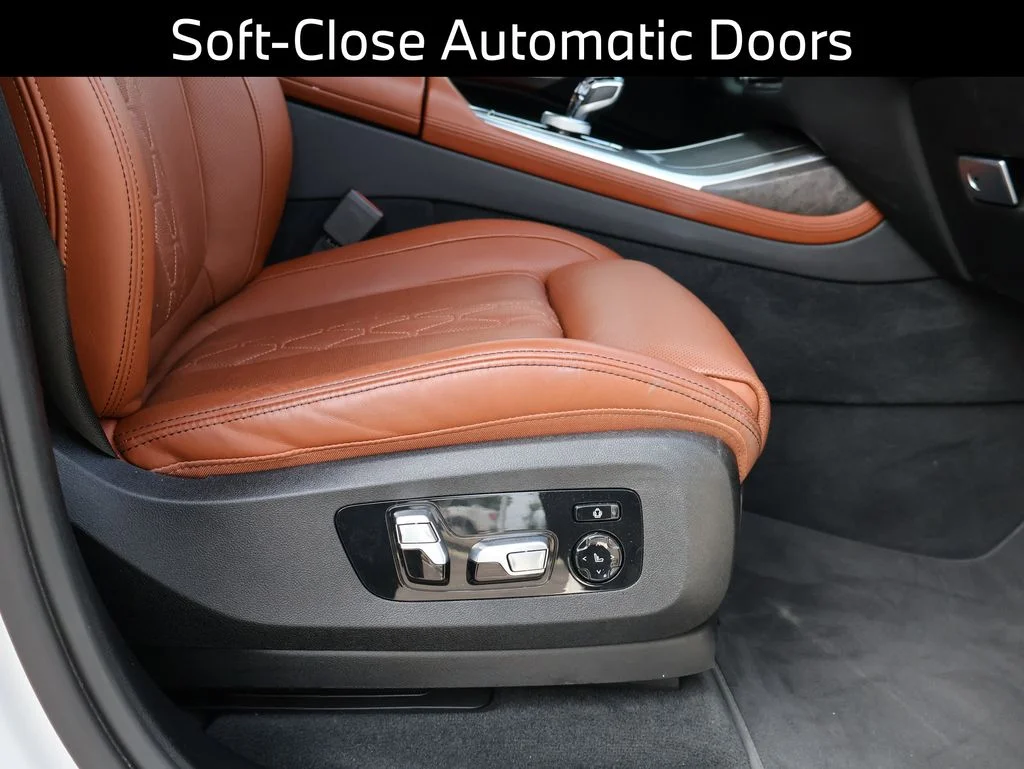 Used 2022 Mineral White Metallic BMW xDrive40i image 13