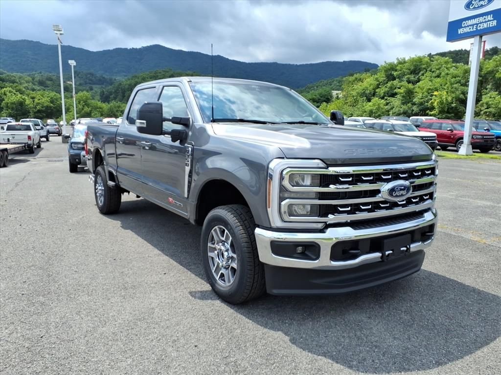 New 2026 Carbonized Gray Metallic Ford F-350® Lariat® image 15