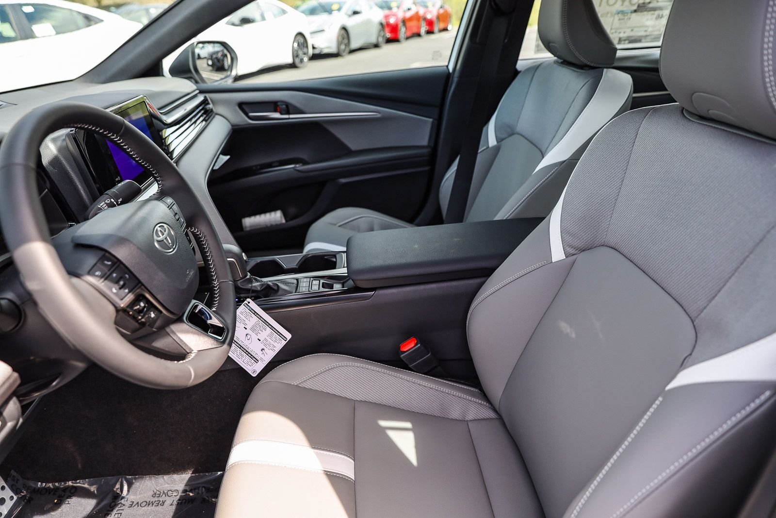 2026 Toyota Camry SE - Photo 18