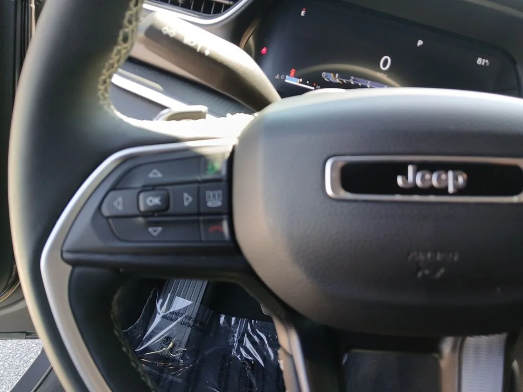 Used 2025 Gray Jeep Altitude X image 22