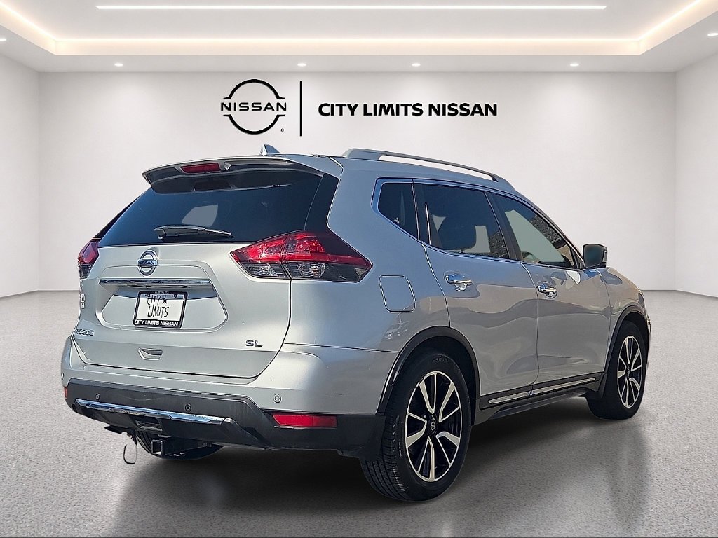 Used 2019 Silver Nissan SL image 5