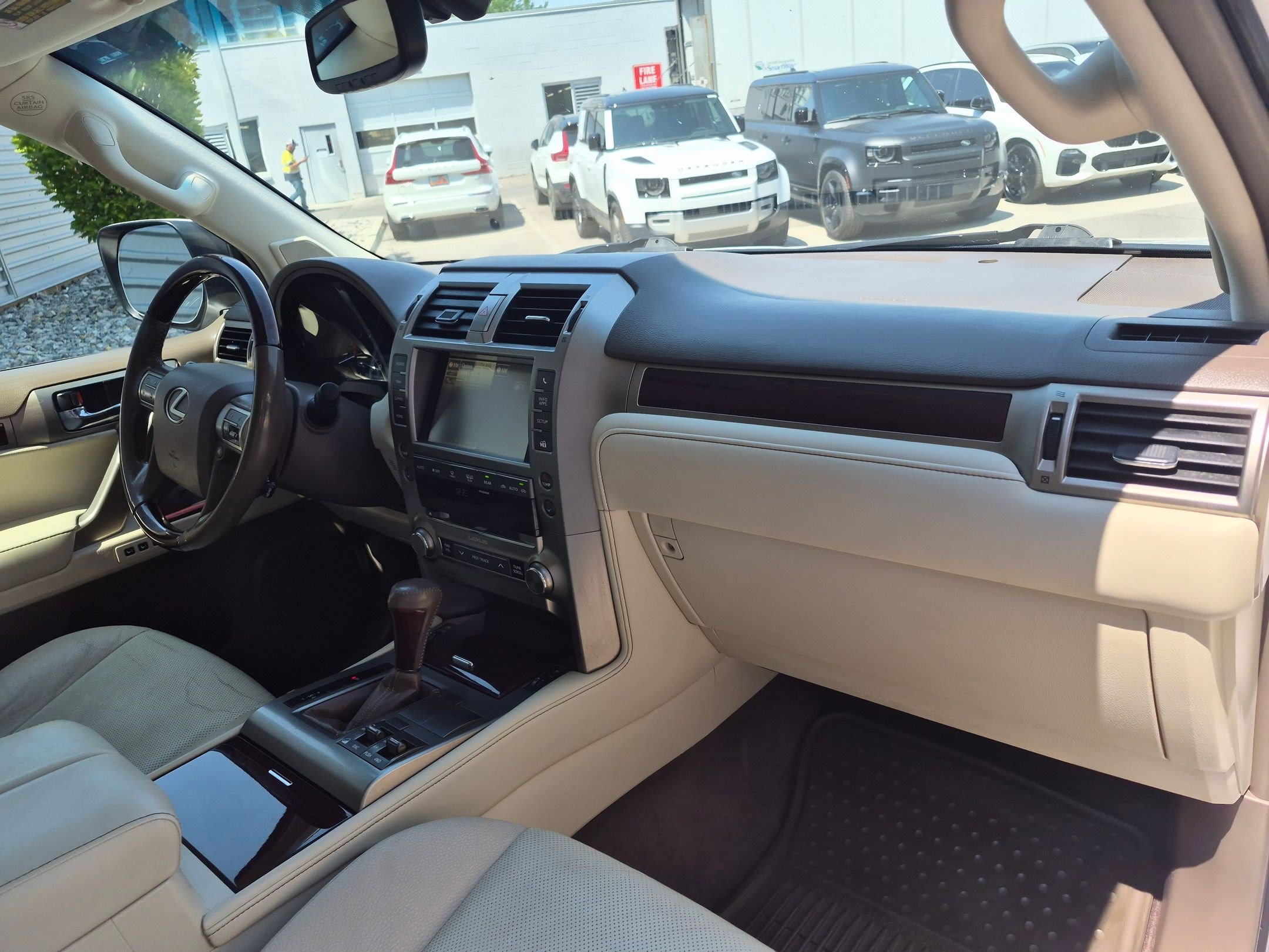 Used 2019 Starfire Pearl Lexus GX 460 image 32