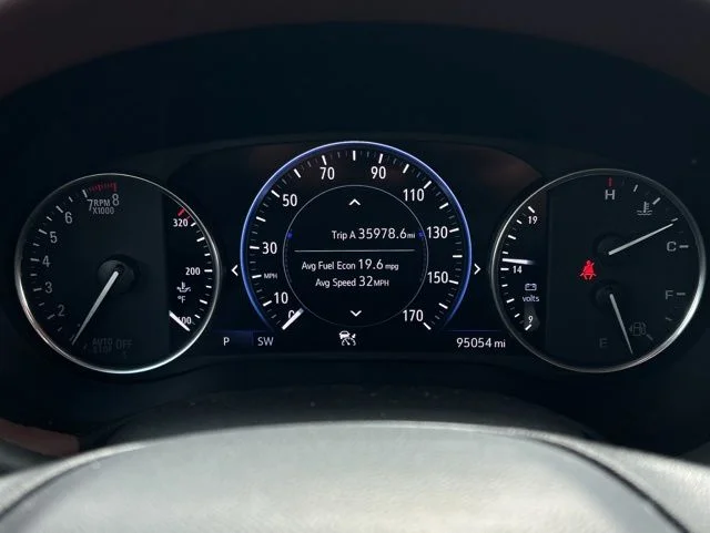 Used 2020 White Buick Avenir image 39