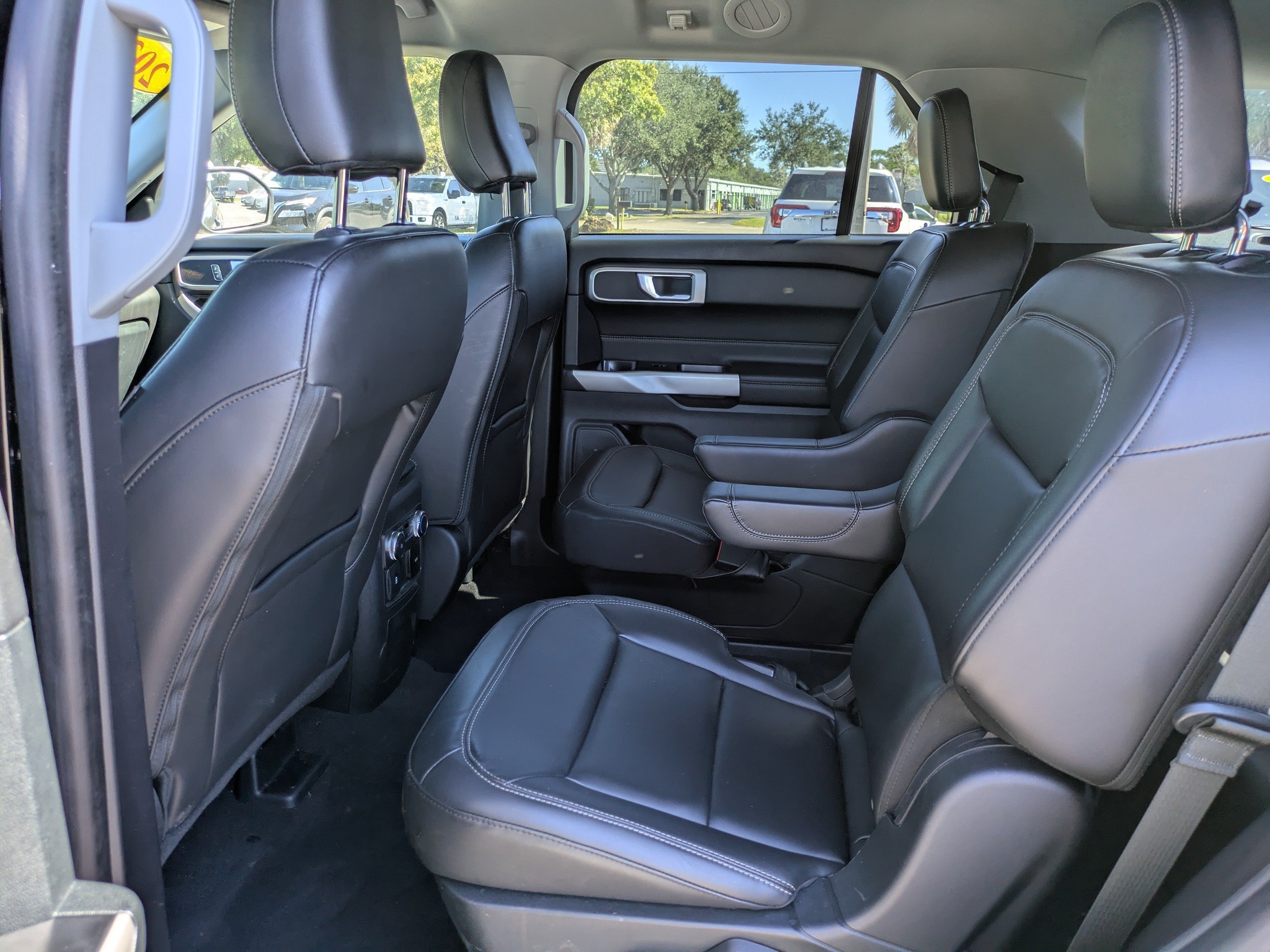 Used 2022 Agate Black Metallic Ford XLT image 13