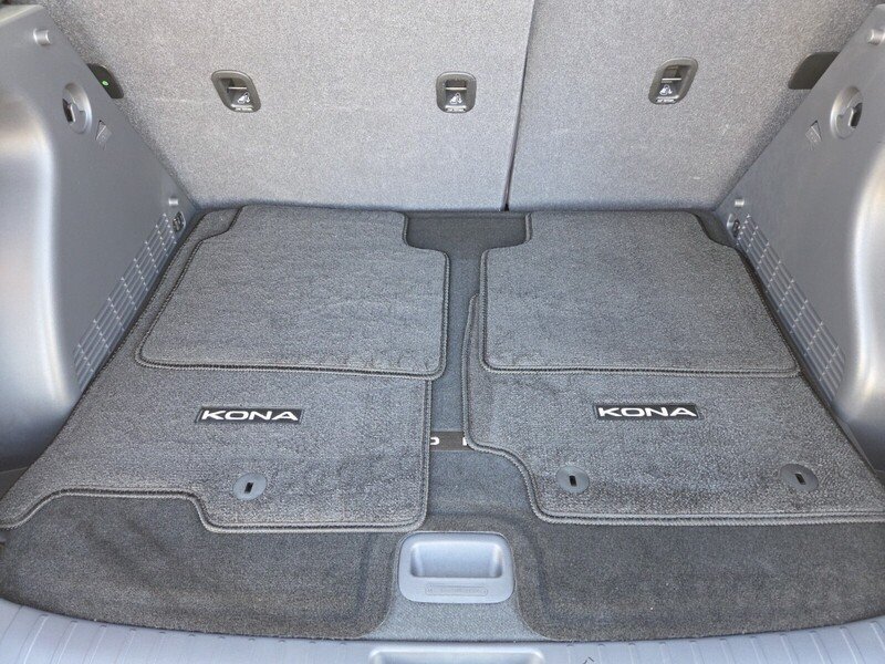 Used 2025 Black Hyundai SEL image 18