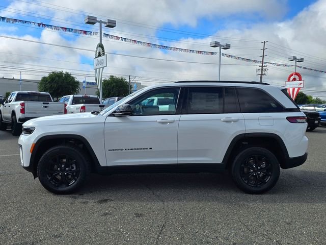 New 2026 Bright White Clear-Coat Exterior Paint Jeep Altitude image 8