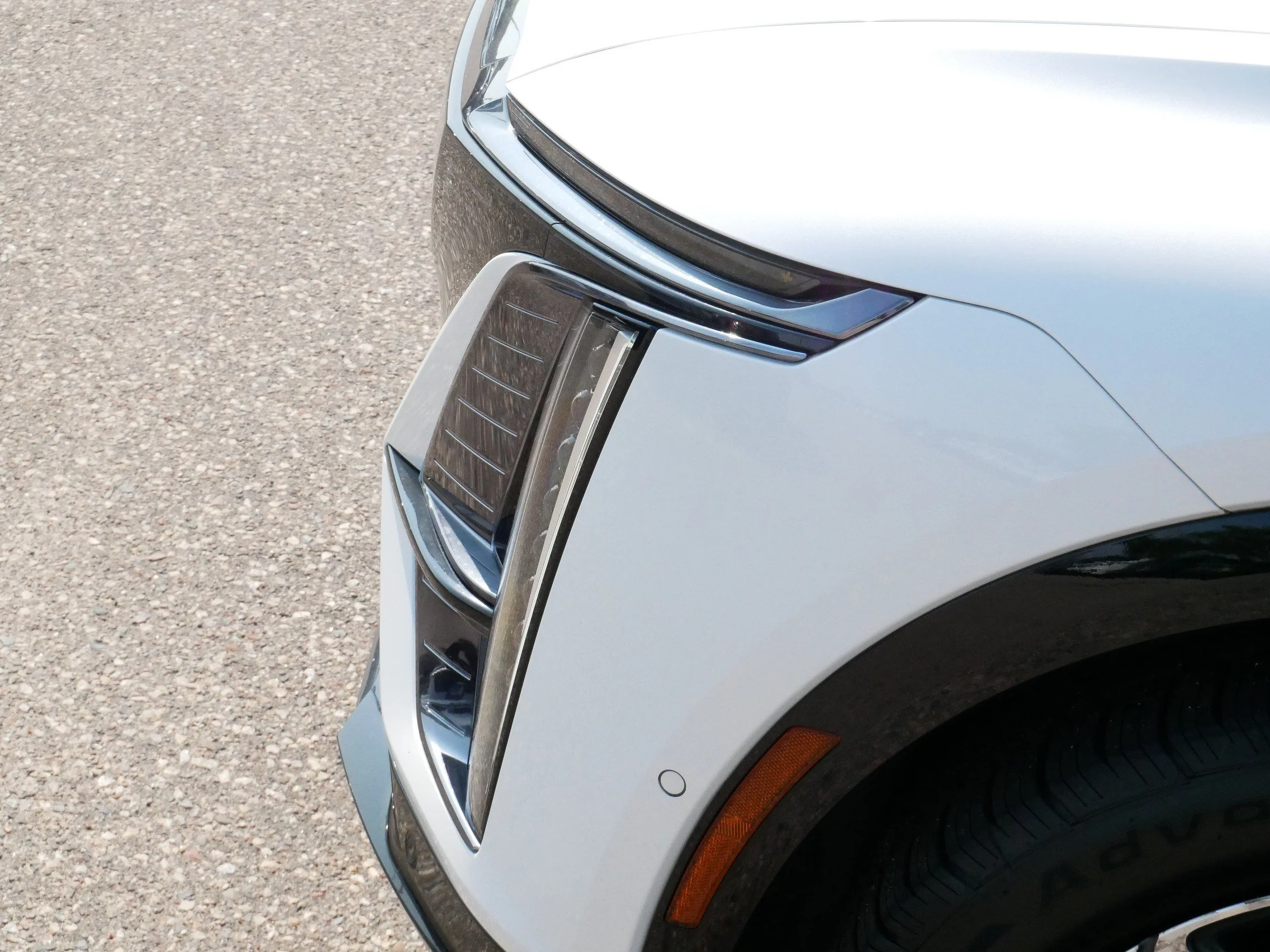 Used 2024 Crystal White Tricoat Cadillac Sport image 16